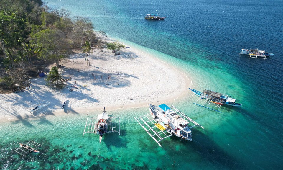 Kičaste plaže na poti