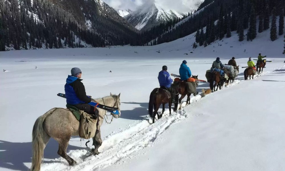 Kirgizija, turno smučanje - 11148.jpg