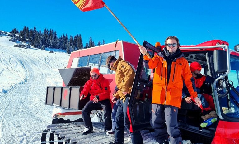 Kirgizija, turno smučanje - 11164.jpg