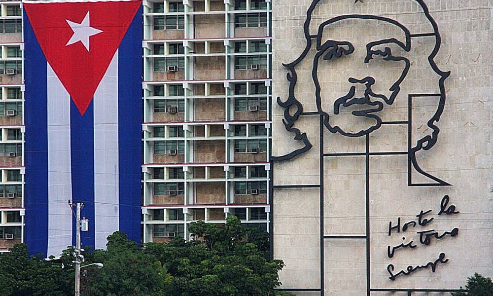 Kuba še vedno živi s Chejem (stavba notranjega ministrstva)