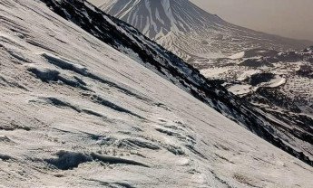V ozadju mali Ararat.