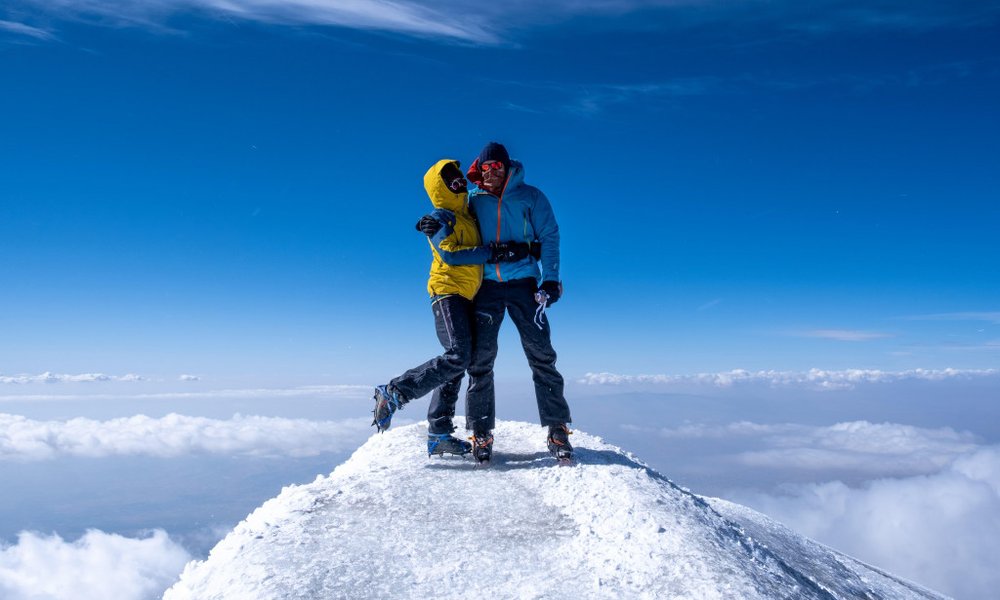 Veselje v dvoje na gori Ararat.
