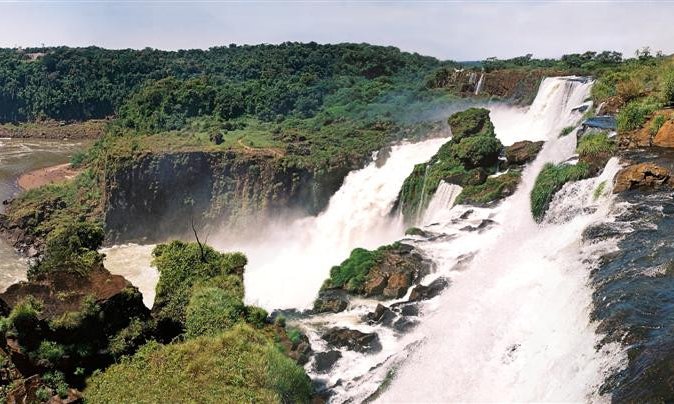 Sprehod po brveh med slapovi