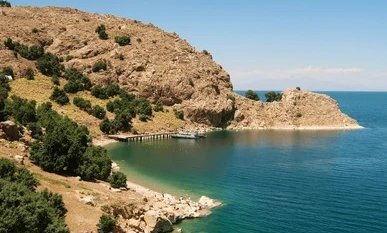 Naša plaža na otoku Akdamar.