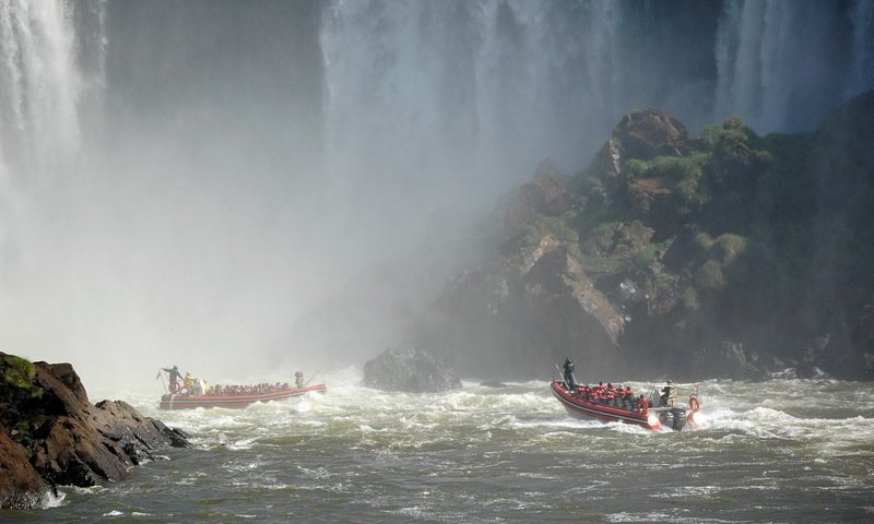 Adrenalinski tuÅ¡ pod slapovi
