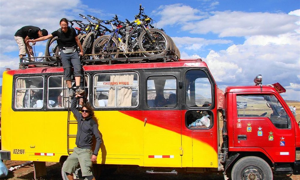 Dvignemo se z busom, spustimo s kolesi