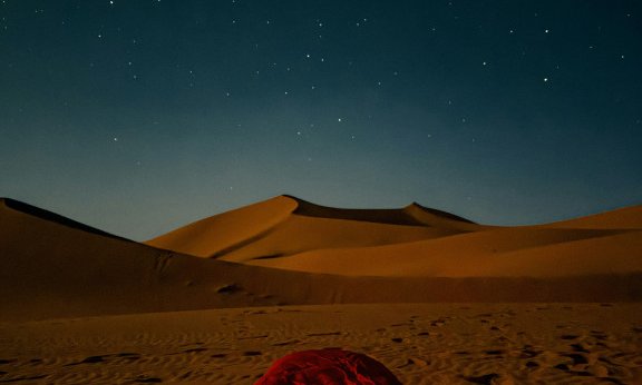 Kič noči v puščavi