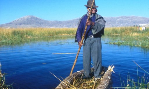 Redki so prizori z majhnimi čolni iz trsja