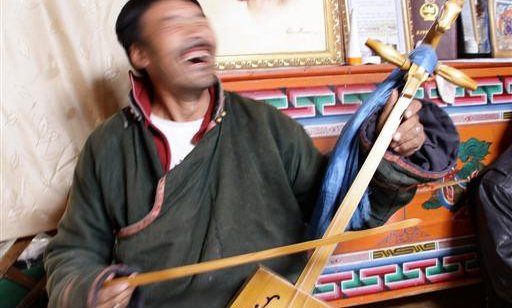 Gostoljublje in razposajenost ob pitju airaka, kobiljega mleka