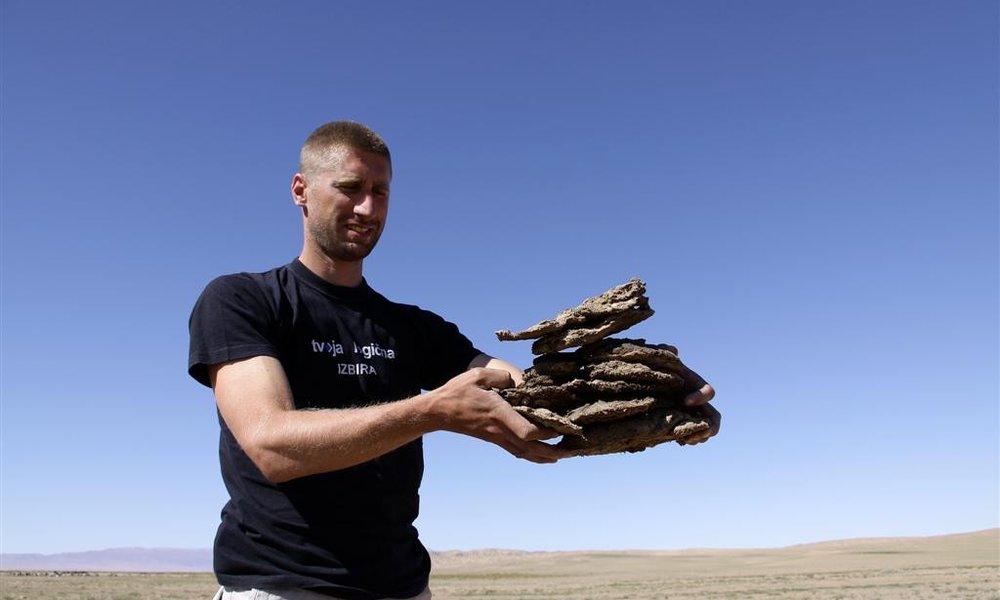 Brez dreka v puščavi ni ognja... in ni večerje!
