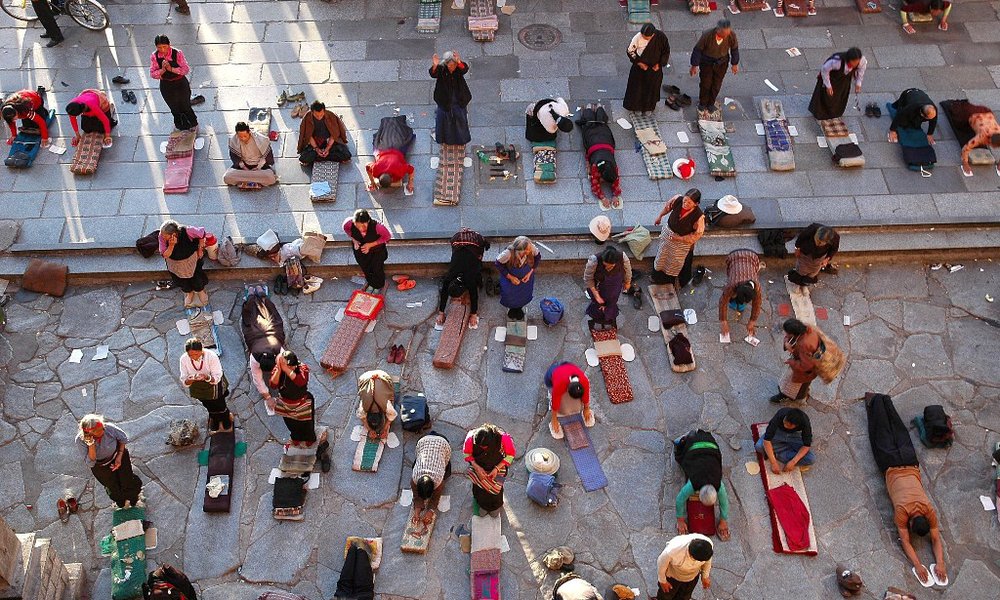 Verniki pred samostanom Jokhang, Lhasa