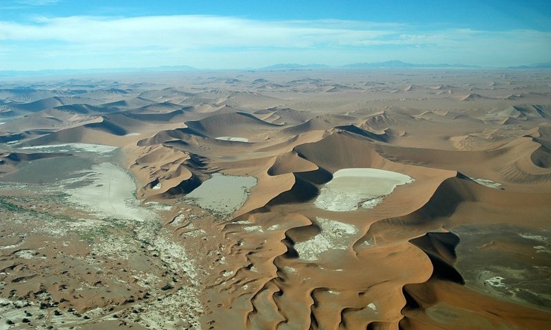 Namib, najlepšo puščavo, preletimo 