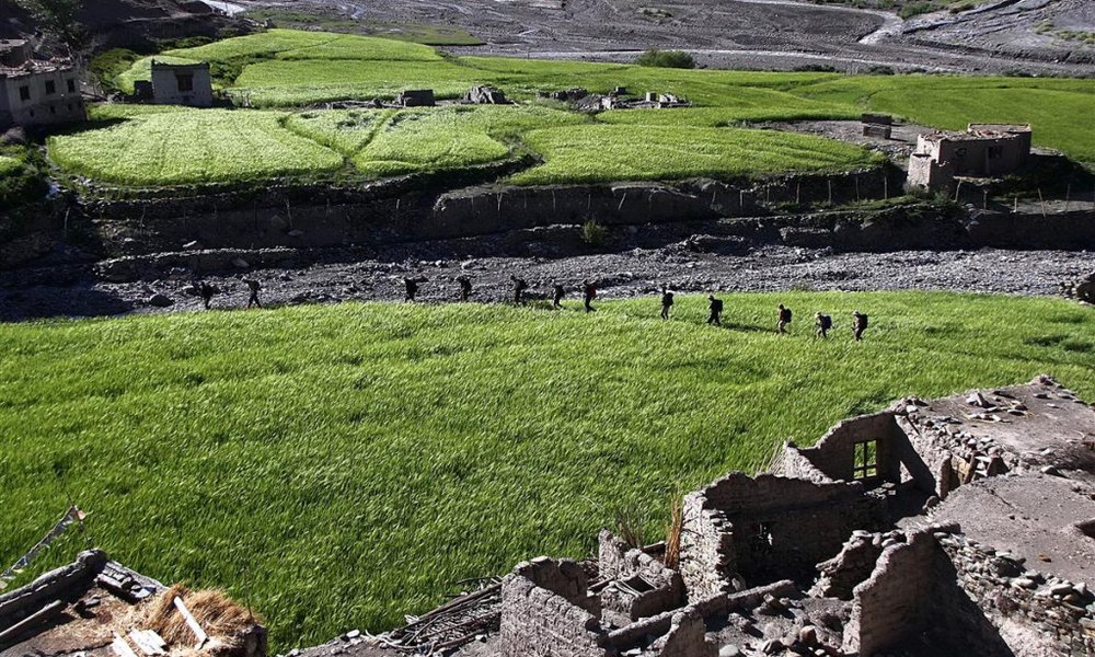 Skupine pohodnikov na najpopularnejšem treku v Ladaku