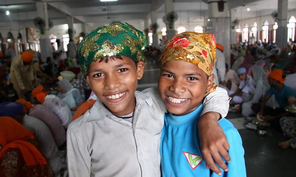 V Zlatem templju nahranijo zastonj do 10 tisoč ljudi na uro!!