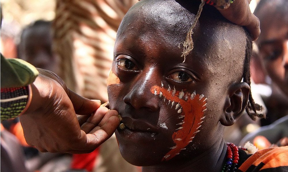 Make-up fantov, ki sodelujejo pri bičanju in preskakovanju bikov