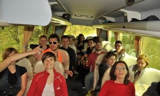 Poln bus dobre volje