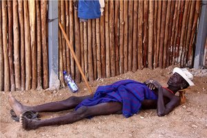 Starega boli... medtem pa so se mlade bičale