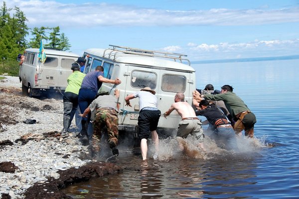 Z ruskimi kombiji po Mongoliji, dokler ne zajahammo konj...
