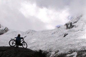 S kolesom po Cordilleri Blanci