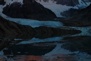 Cerro Tore v objemu večernih žarkov