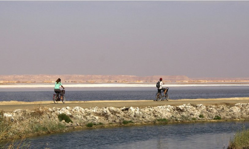 S kolesom na izlet okoli oaze Siwa