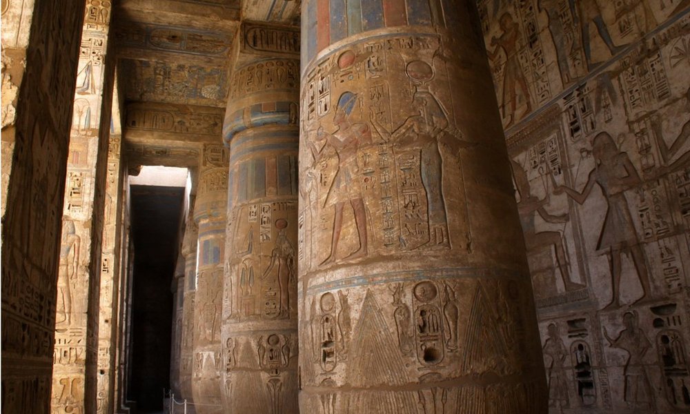 Najlepši stebri Luxorja, Medinat Habu