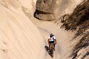 Kolesarski spust po stezah Kapadokije, Turčija