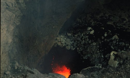 Krater najaktivnejšega vulkana na poti, Masaye