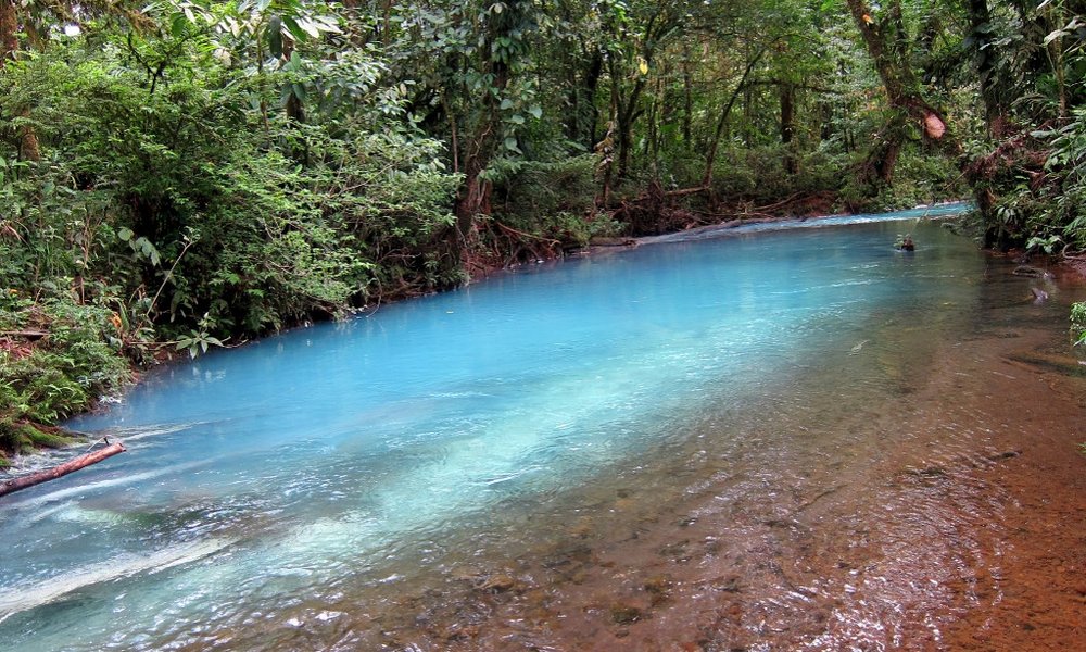 Neverjetno modra reka Celeste