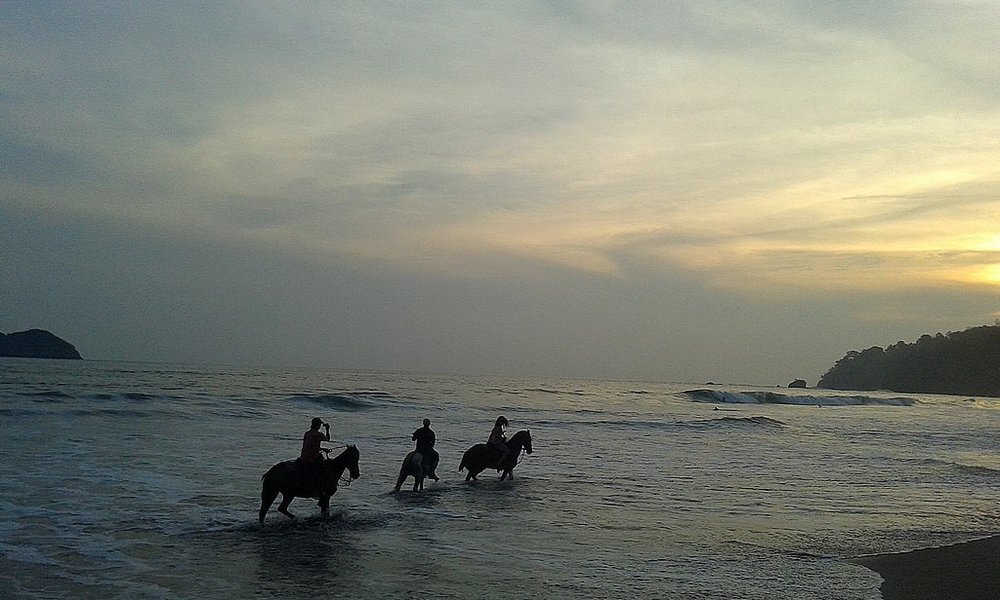 Jahanje v morju pri Manuel Antoniu (27)