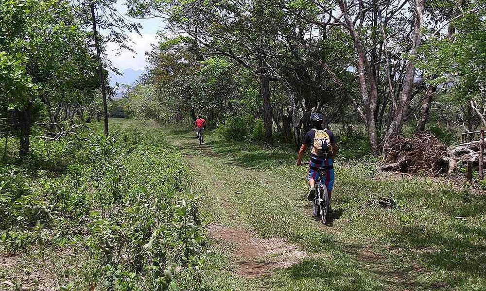S kolesom jo mahnemo okoli Boqeuetteja, Chiriqui