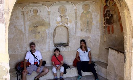 V eni od poslikanih jam