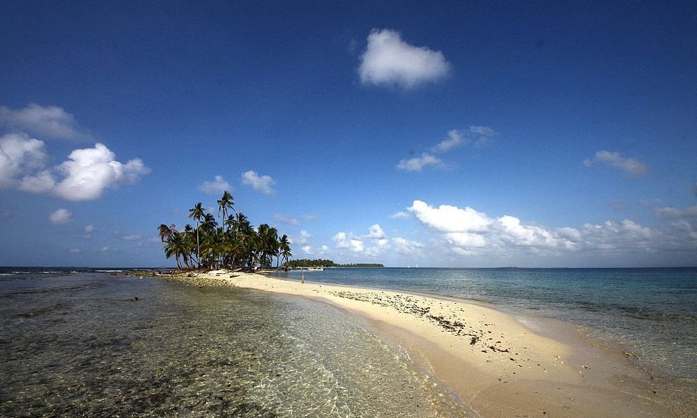 Eden od 378 otočkov San Blasa in eden od 329 nenaseljenih