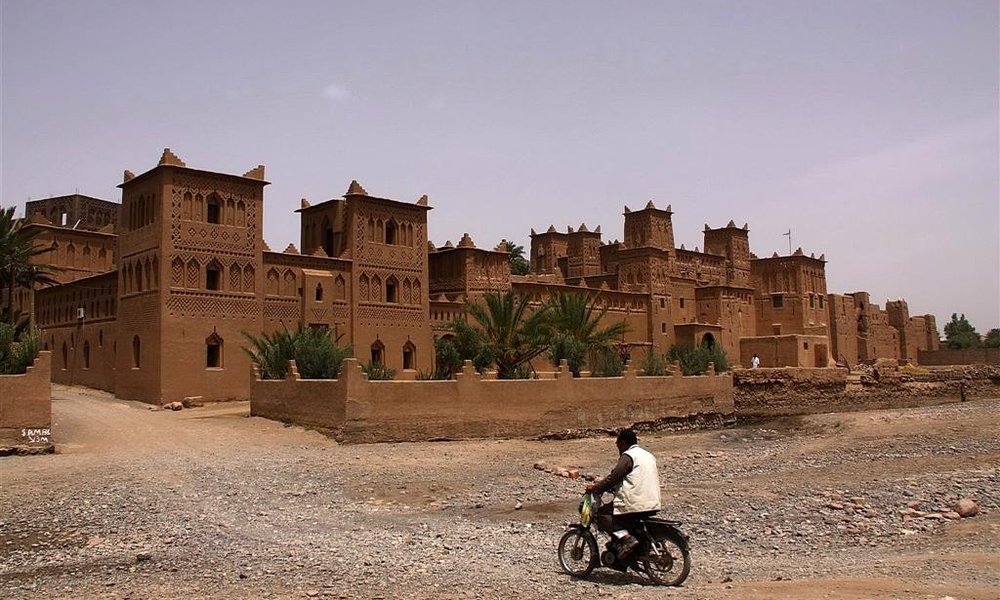 Palača v palmovem gaju v Skouri