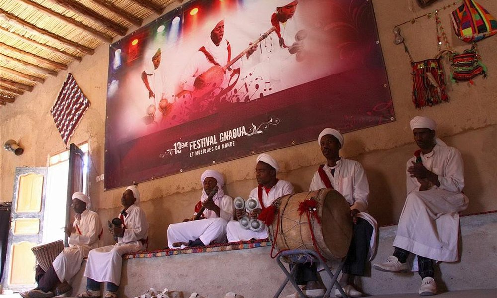 Berberski muzičarji in gnawa mjuzik