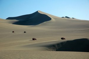 Peru: z bugiji po puščavi