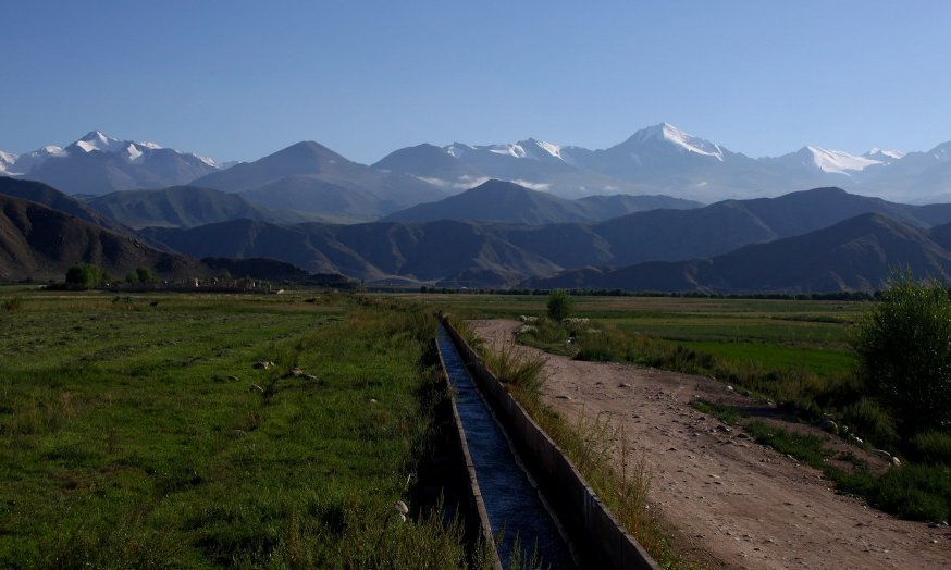 Kirgizija (Kirgistan) in Kel Suu - 5958.JPG