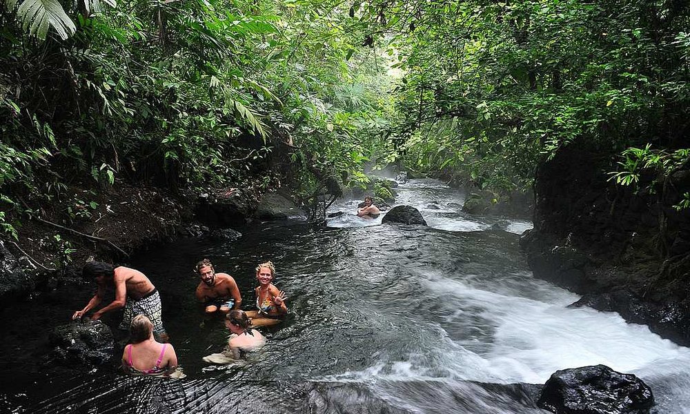 Kopanje v vroči reki