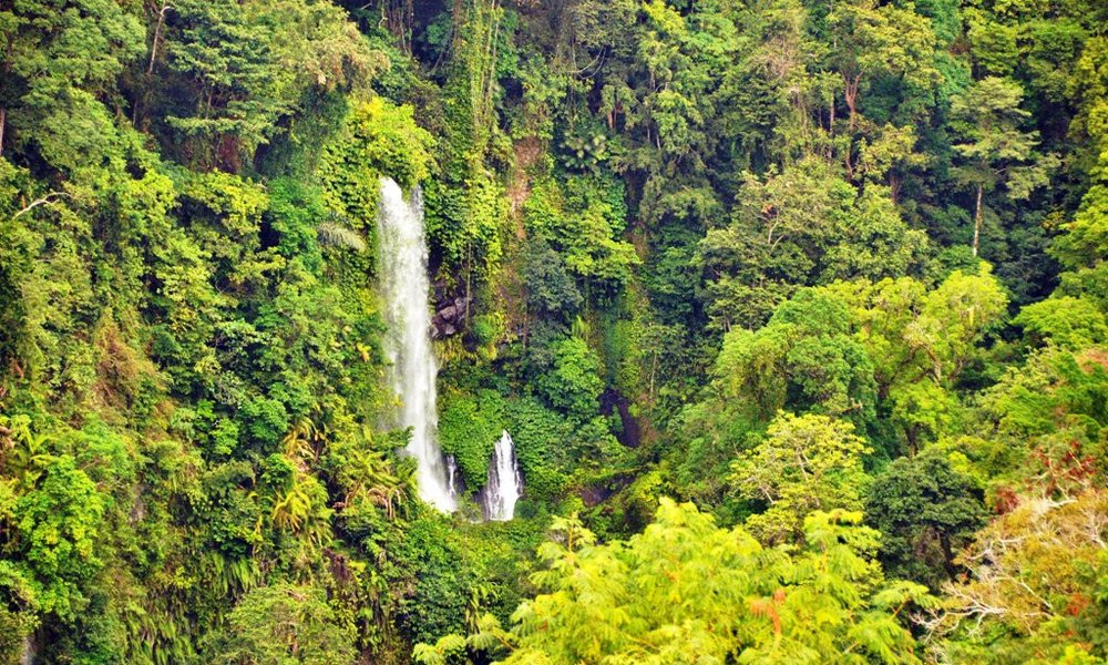 Prekrasen slap na Lomboku