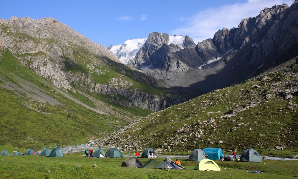 Trek okoli Karakola, kemping