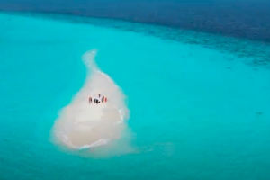 Maldivi otok Ukulhas - 9335.png