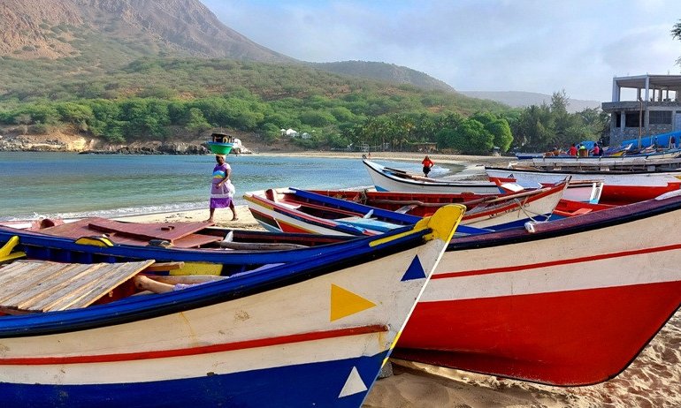 Zelenortski otoki, od otoka do otoka - 9803.jpg