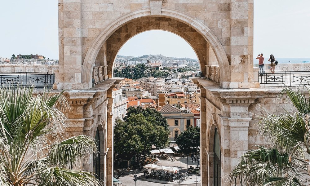 chloe-frost-smith-CAEKQsss1bQ-unsplash